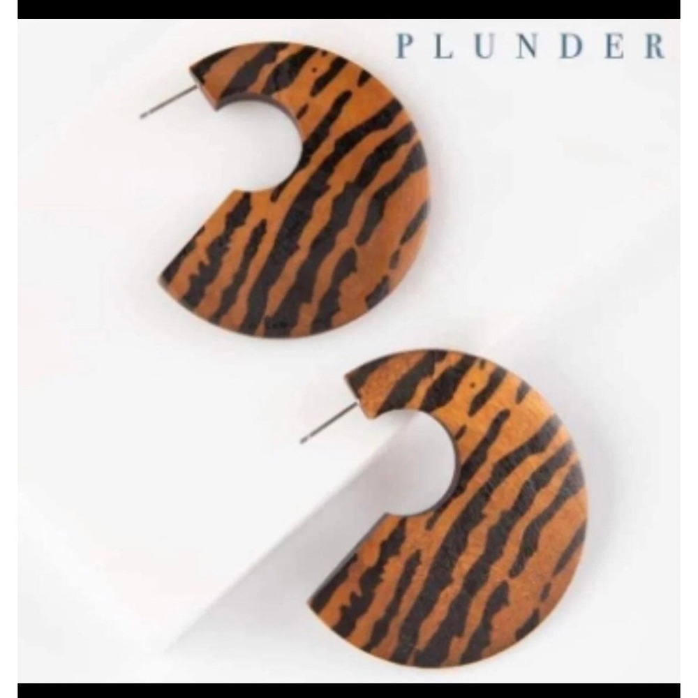 Plunder Zach Earrings‎